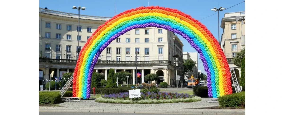 Krzyż zamiast tęczy na Placu Zbawiciela. Jest wstępny projekt