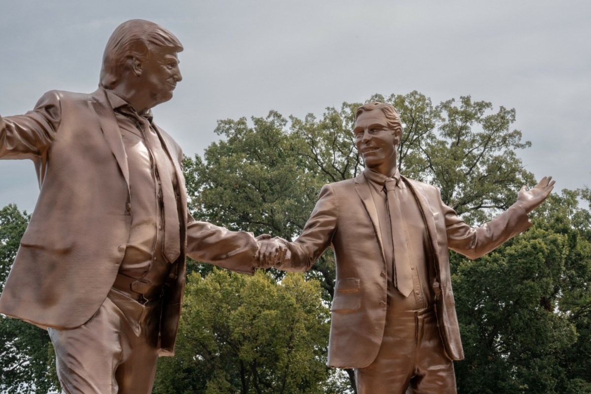 Ujawnili nowe maile Epsteina o Trumpie