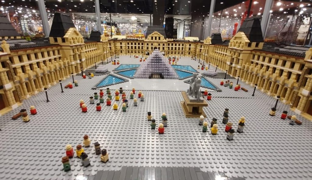 Gigantyczne budowle z LEGO w Warszawie! - WPR24.pl