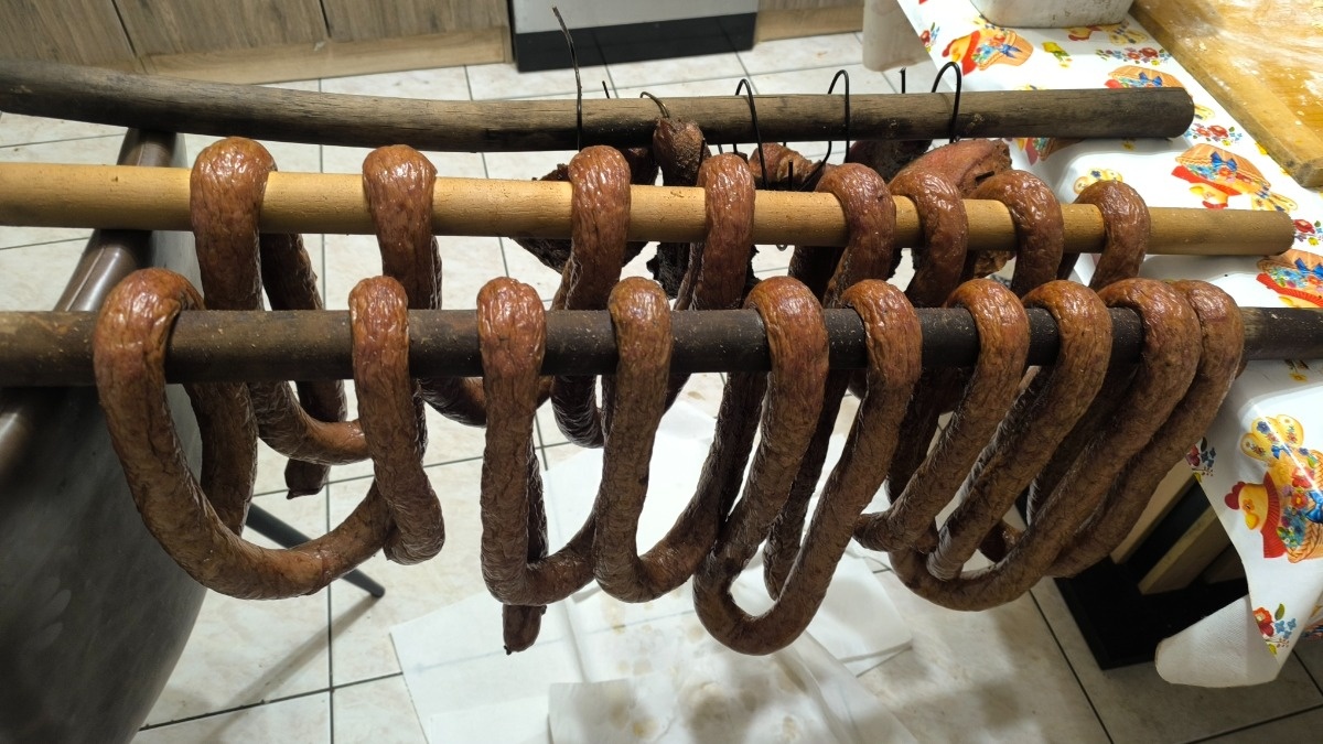 2ab560f1-058c-4616-8c7c-66cd6daf054c