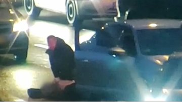 Olsztyn. Kierowca zasłabł za kierownicą. Pomógł policjant jadący do pracy