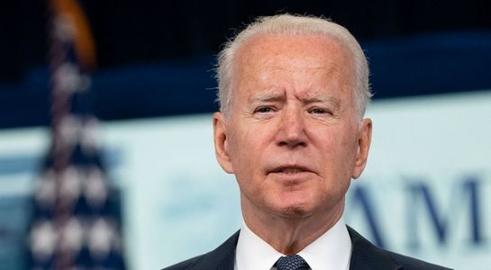 Biden o dezinformacji na Facebooku: Zabija ludzi