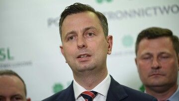 Kosiniak-Kamysz na stacji Orlen: żądamy obniżenia na wakacje i po wakacjach cen benzyny