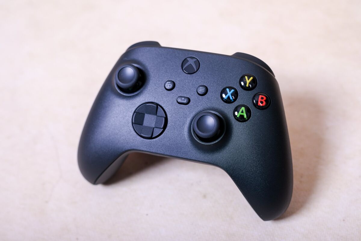 Microsoft może odświeżyć kontroler do Xboxa Series X/S