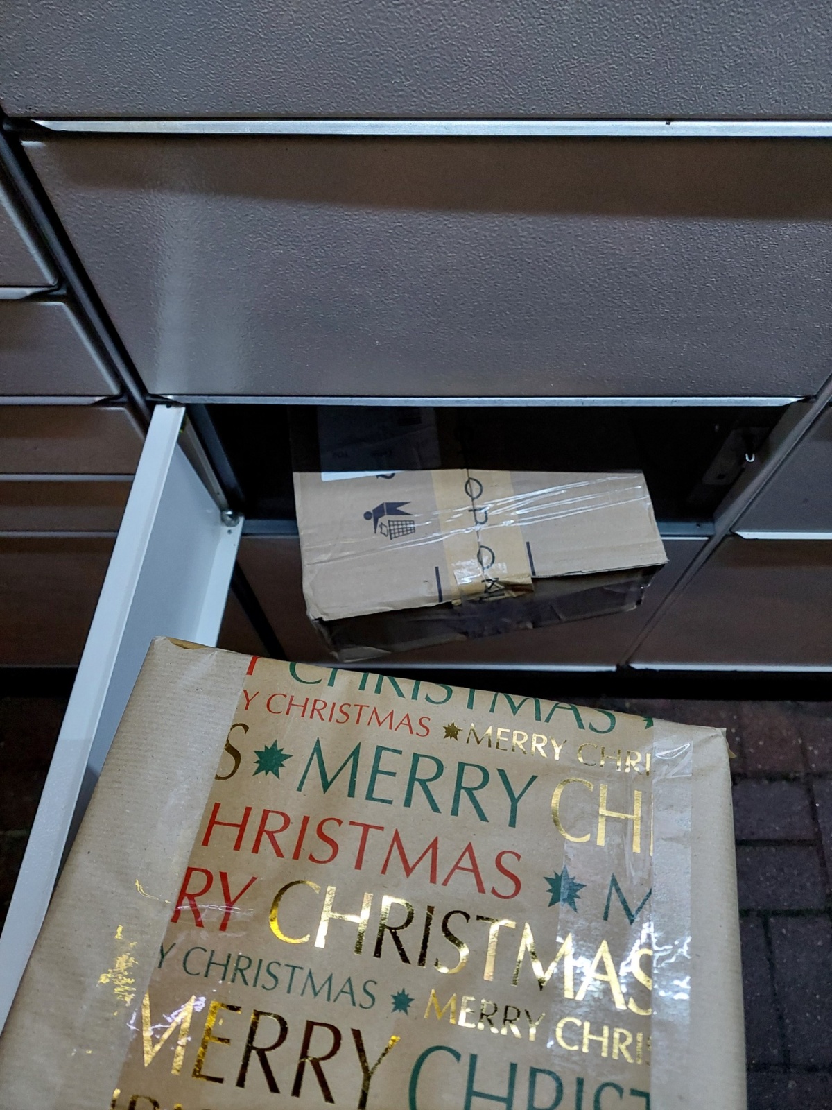 aa17570d-e89e-446c-957a-38c3364857fe