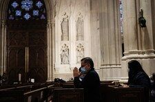 Sondaż CBOS: Coraz mniej Polaków praktykuje w lokalnej parafii