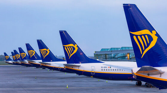 Ryanair skarży się na Polskę. "Premier arbitralnie wybrał 32 kierunki"