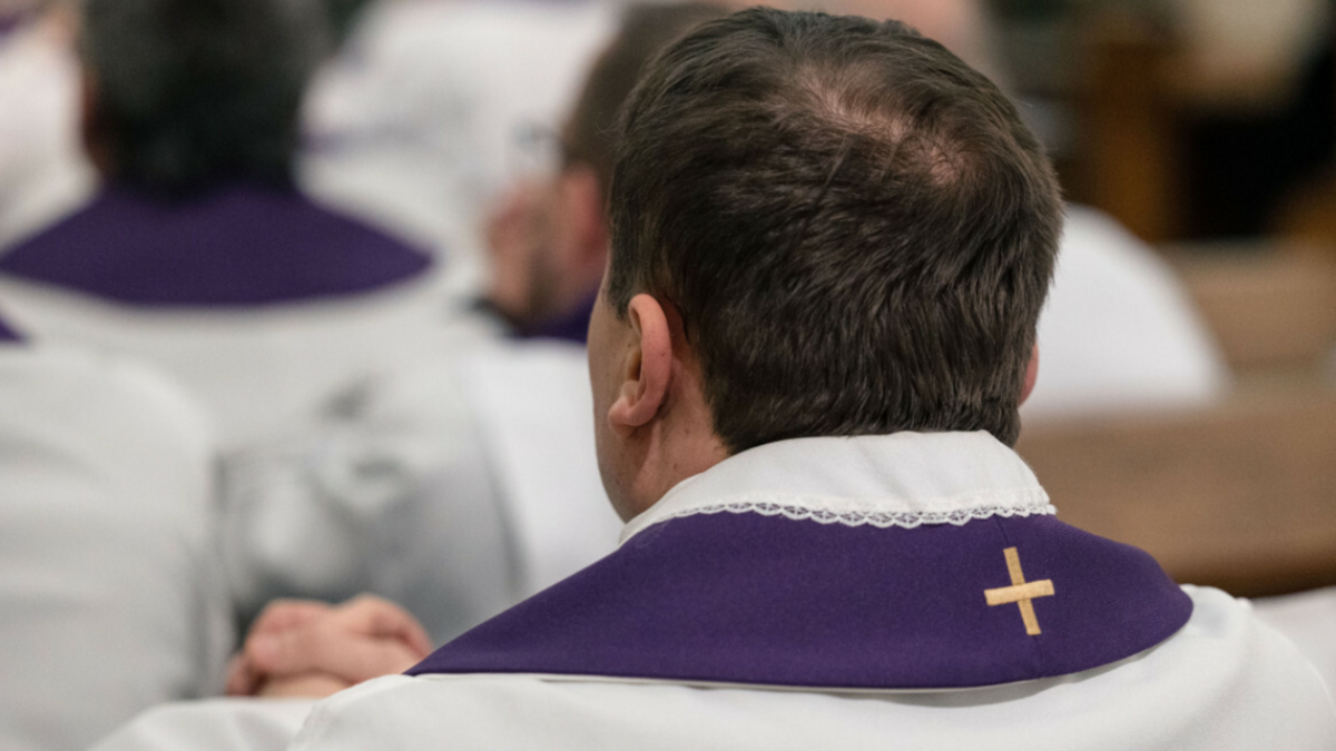 Celibat księży do zmiany? „Obyczajowo-moralna hipokryzja”