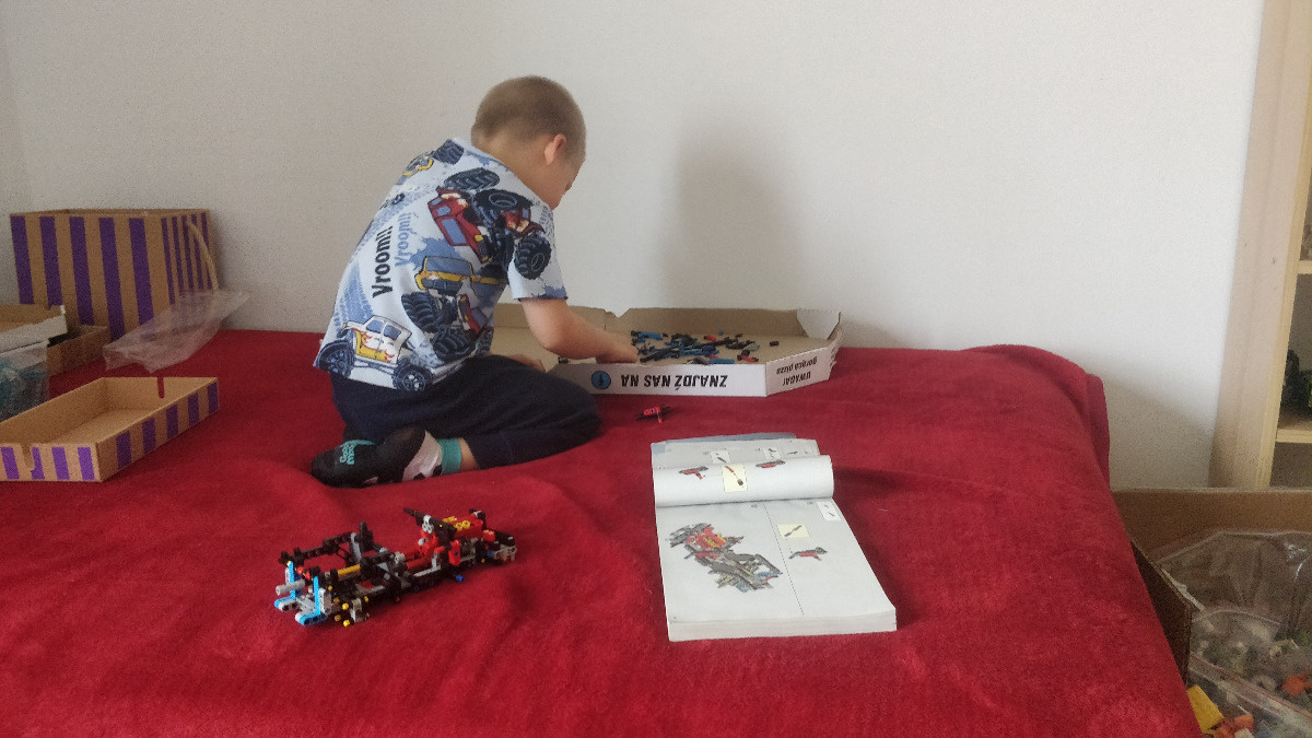 142111c4-2eaa-41d5-b610-1e01044cccbf