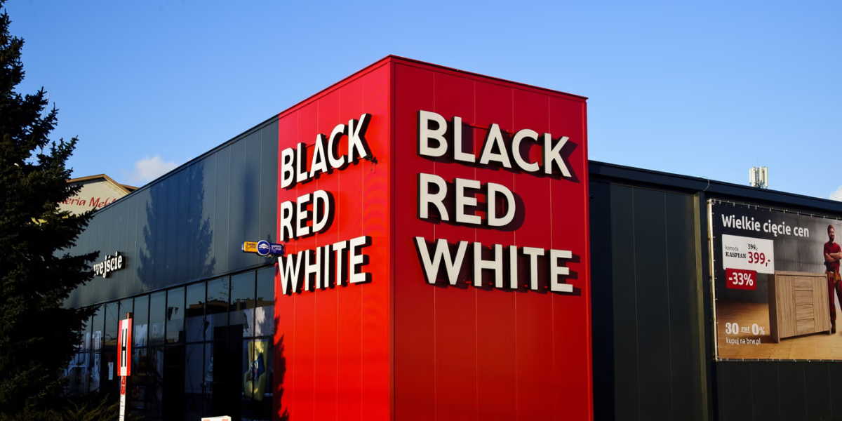 Black Red White producent mebli zapowiada zwolnienia grupowe obejmujące 220 pracowników