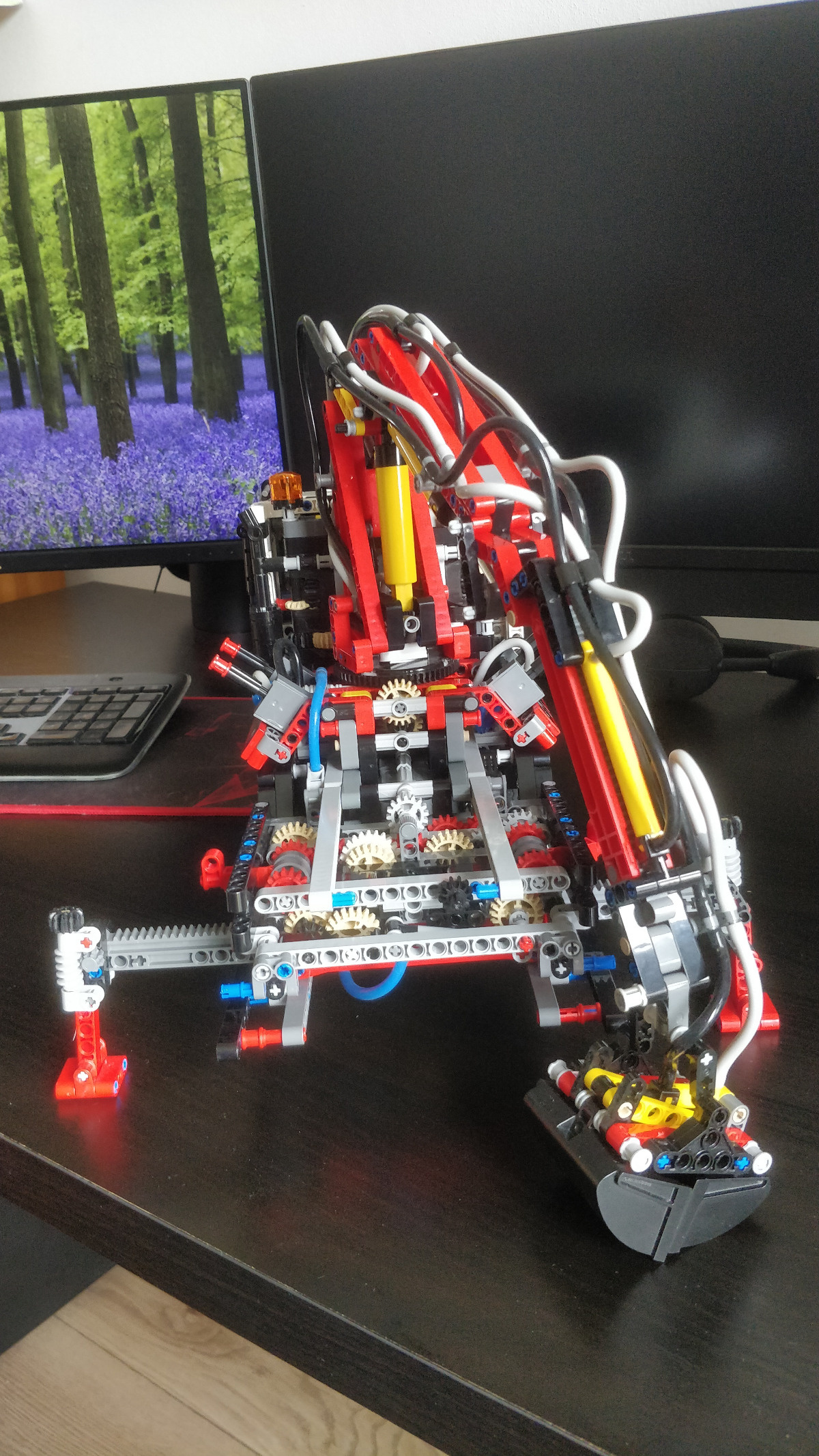 1af87dac-e996-4296-9b5d-81fcd2c6409a