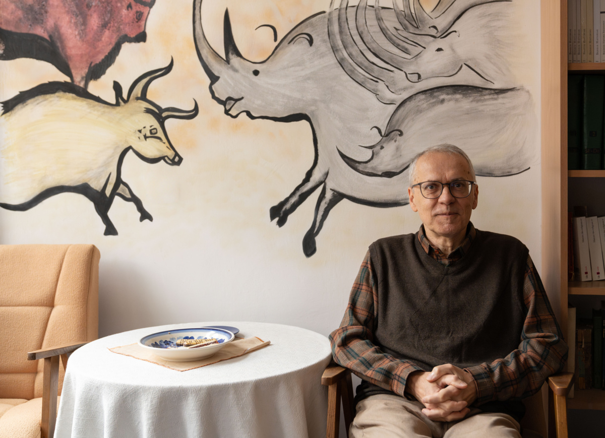 O postrzeganiu śmierci i obcowaniu ze zmarłymi na przestrzeni dziejów - rozmowa z prof. Andrzejem Piotrem Kowalskim | Uniwersytet Gdański