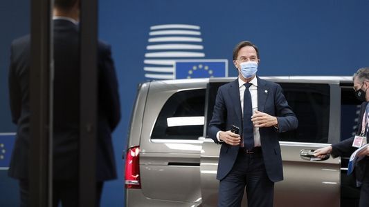 Rutte: Z ustawą anty-LGBT nie ma miejsca dla Węgier w UE