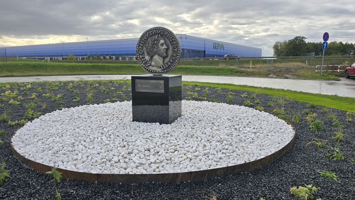 38dc3ee2-80d9-4d10-9f48-6399cacbdbf3