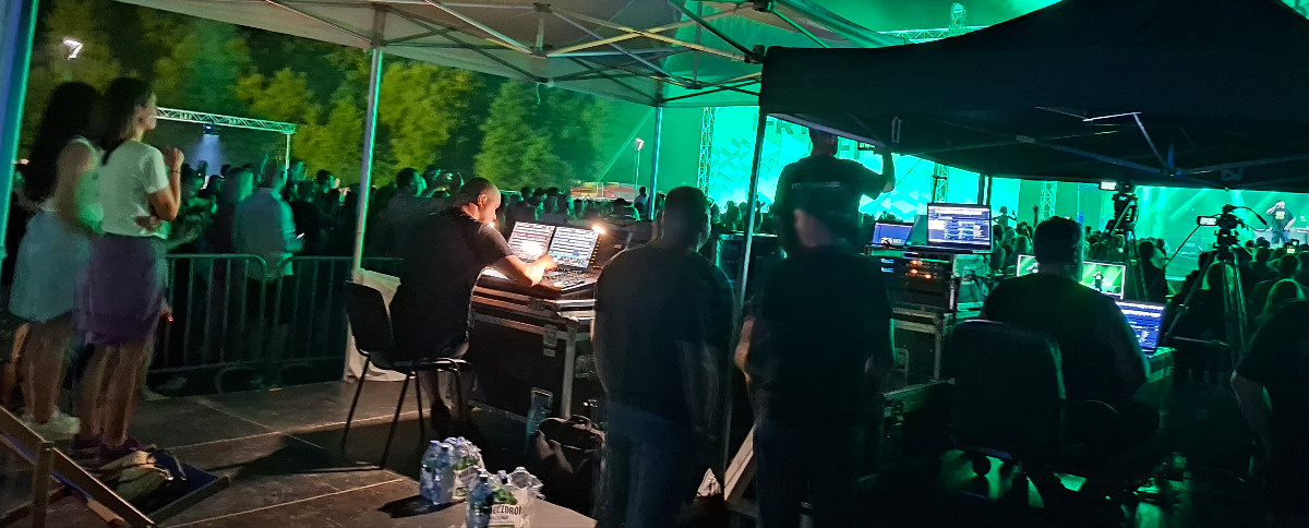 e6e4dc84-8602-40f2-a5c3-83b95368f369