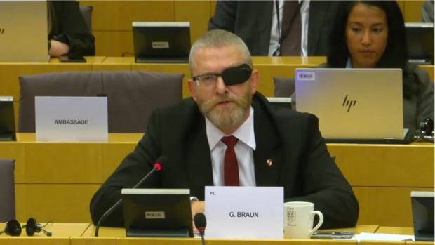 e03e4eb5-3421-4536-aafa-377b20581fd9