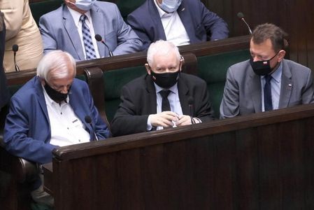 Prezes PiS jest jak punk. Sondaż o cechach liderów