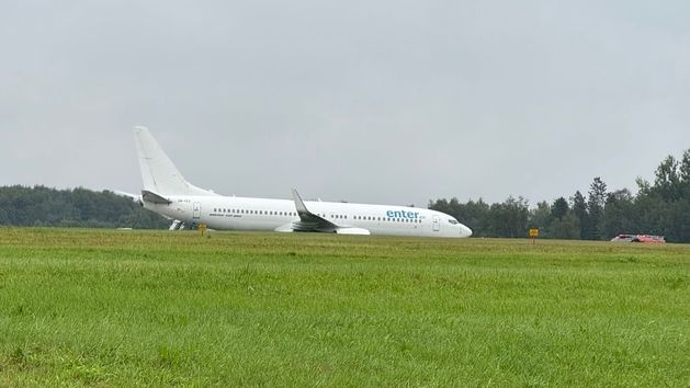 Samolot wypadł z pasa na lotnisku w Balicach podczas lądowania