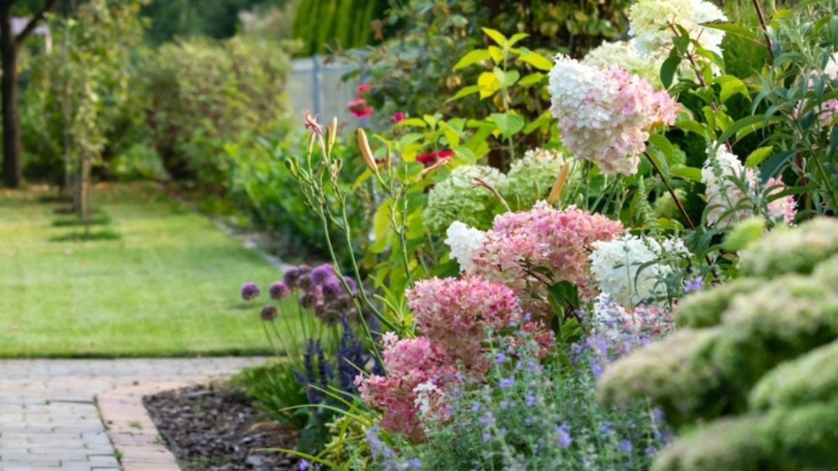 Wkrótce wchodzą restrykcyjne przepisy UE. Masz to w ogrodzie? Kara nawet milion zł