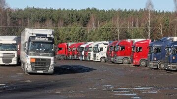Kolejki na granicy z Białorusią. Kierowcy czekają przed przejściem w Bobrownikach nawet 39 godzin