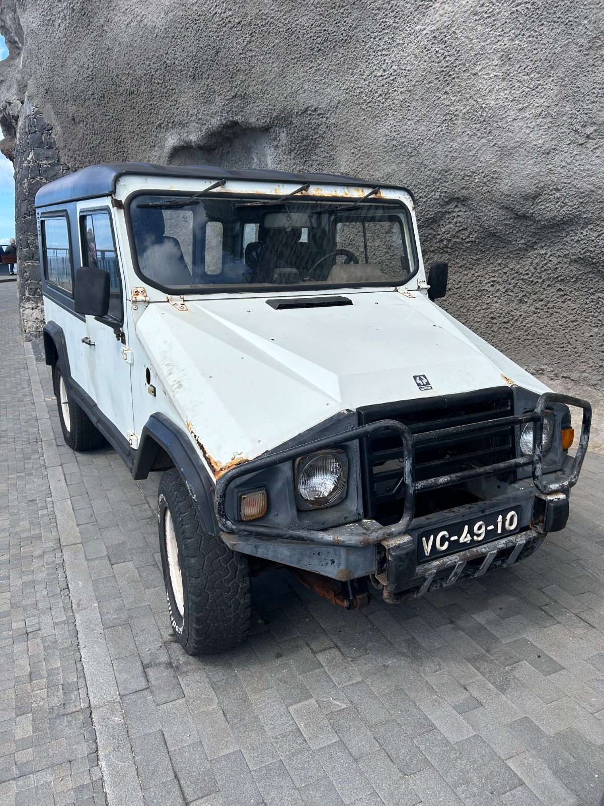 b1dee9b7-7d18-4533-9017-ff8e115bc48a