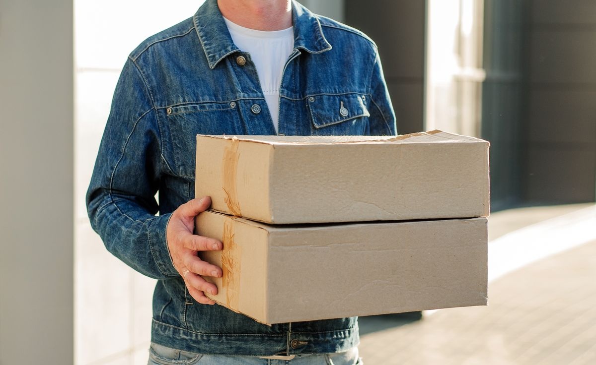 UOKiK ściga greenwashing. Allegro, DPD, DHL i InPost z zarzutami