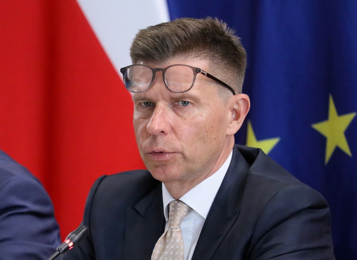 Petru chce zastąpić Hołownię