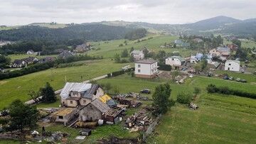 Małopolska. Do 6 tys. zł dla poszkodowanych po przejściu wichury. Trwa szacowanie strat w uprawach