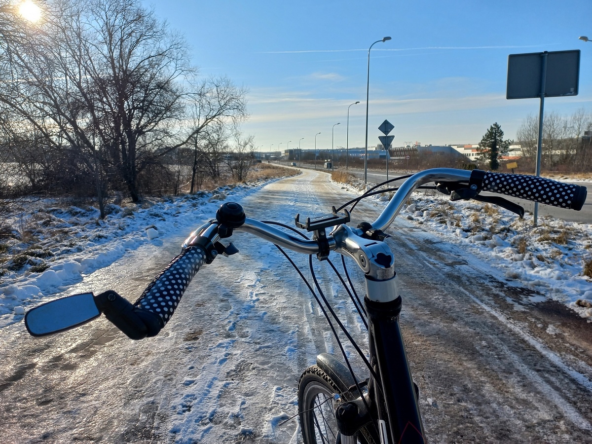 c7b4b4b7-f848-45e2-bf52-841792ea2579