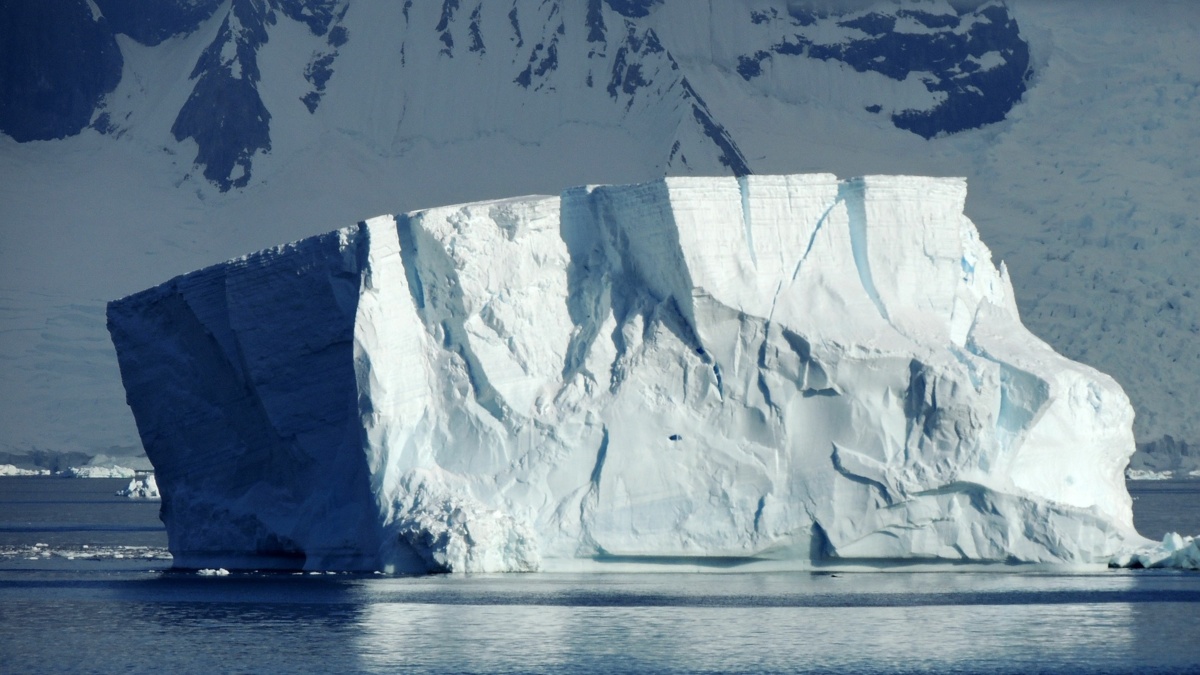 A to zaskoczenie. Gigantyczne góry skrywają się głęboko pod lodem Antarktydy
