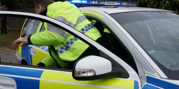 Mężczyzna uzbrojony w kuszę wdarł się na teren zamku Windsor. Został aresztowany