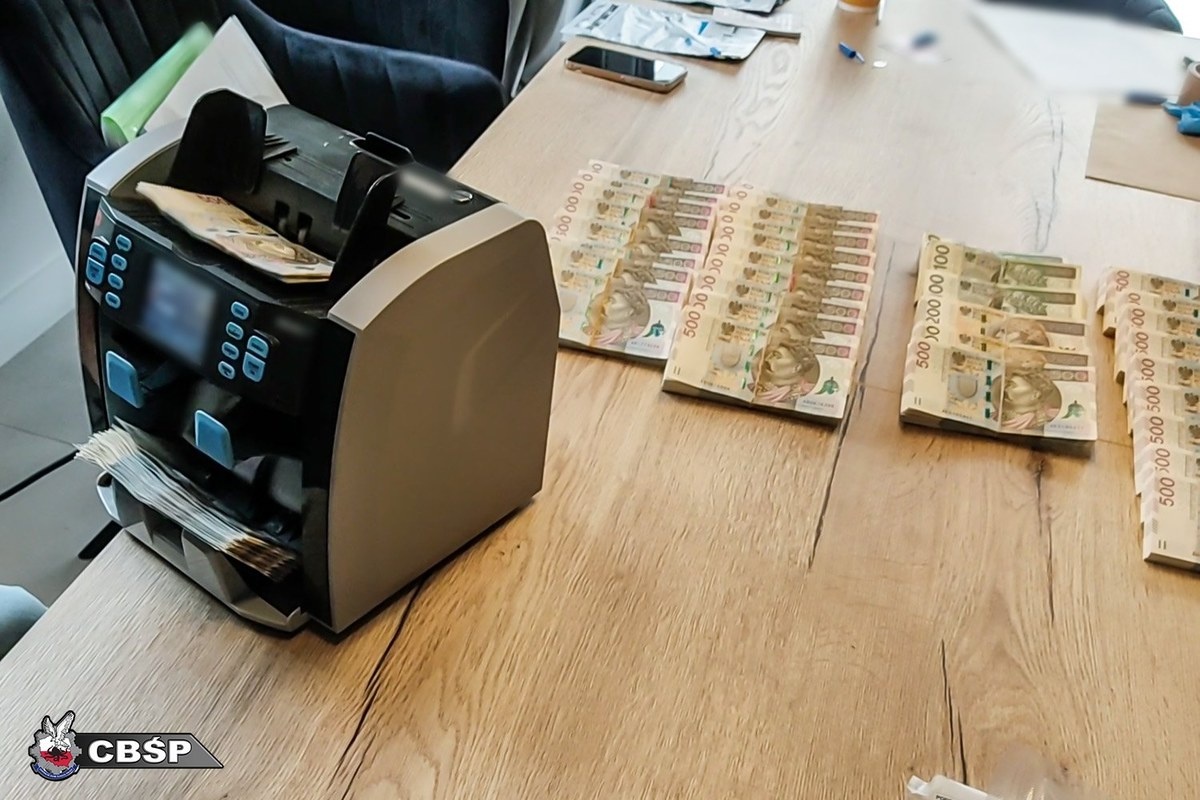 Fałszywe faktury na miliard złotych. CBŚP rozbiło grupę przestępczą