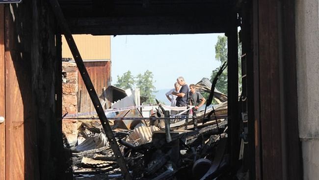 "Wciąż czuć ostry zapach pogorzeliska". Mieszkańcy Nowej Białej liczą straty po wielkim pożarze