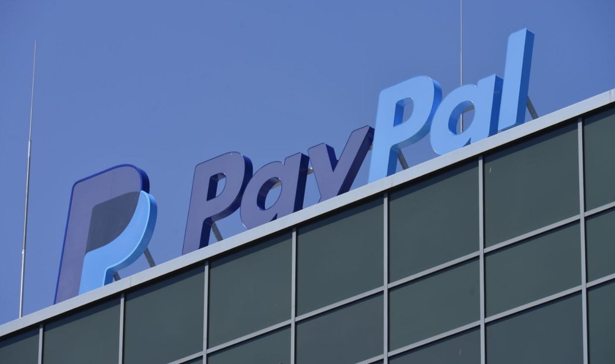 Użytkownik PayPala został zbanowany za kupowanie książek dla dorosłych