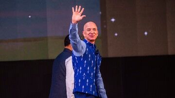 Jeff Bezos przestał być szefem firmy Amazon. Nadal zachowa duży wpływ na spółkę