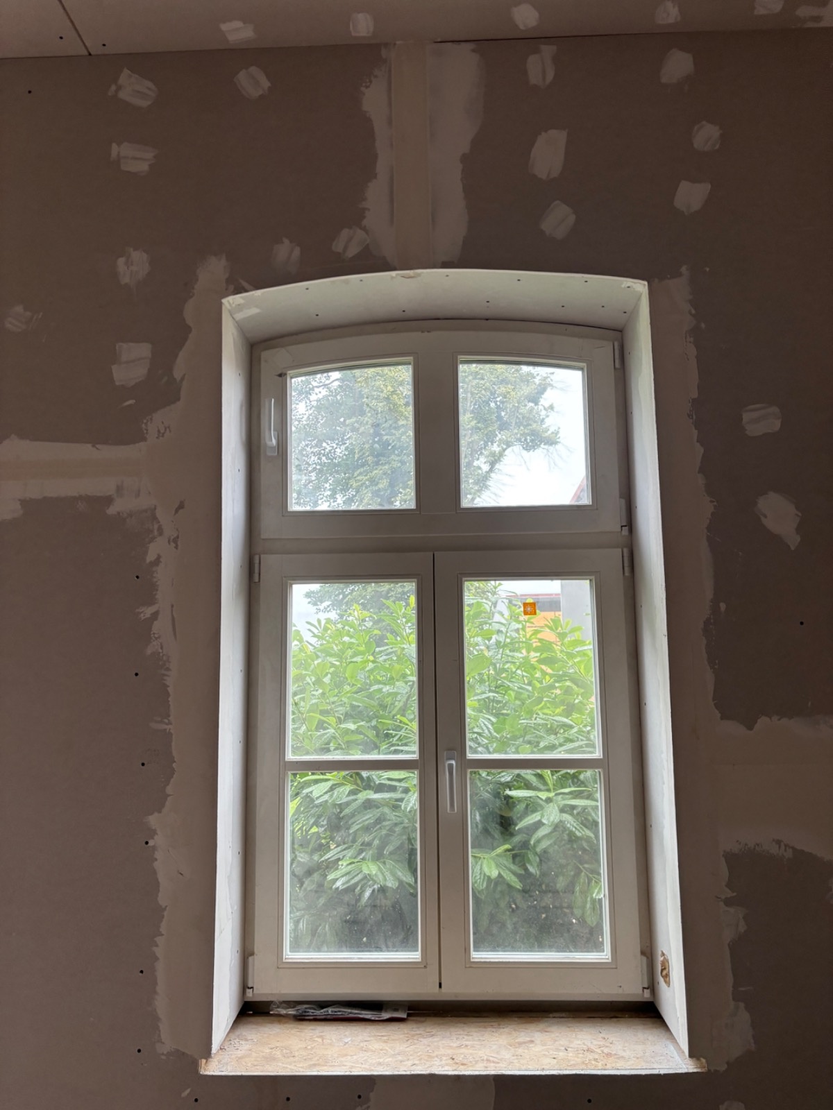 2061ee8c-d32e-412e-95f4-a04e3aa240e4