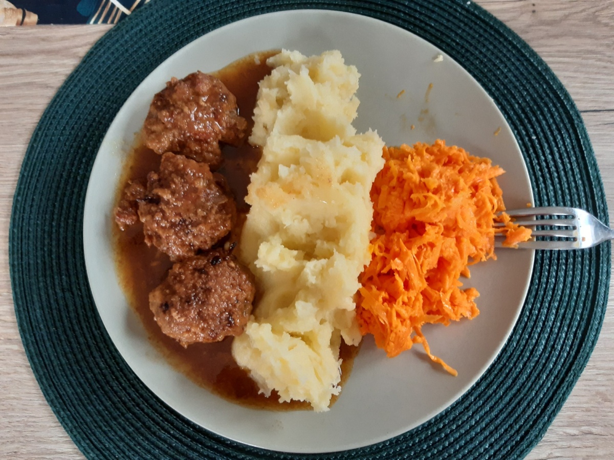 dec7634c-e2b9-45f1-a733-73e2827778f3