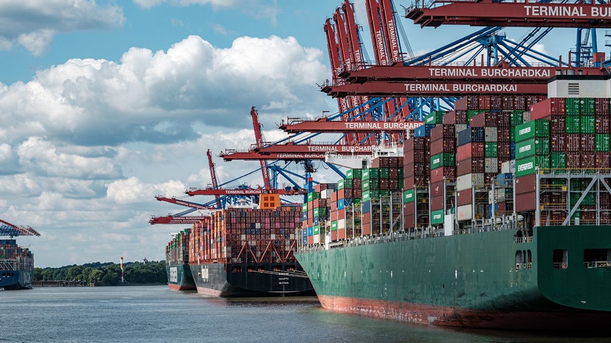 Unia Europejska finalizuje porozumienie celne z USA. 15% cła na europejskie samochody zostanie, będą obniżki ceł dla części produktów z USA