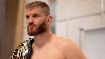 Porażka Błachowicza. Polak przegrał walkę o obronę mistrzowskiego pasa UFC