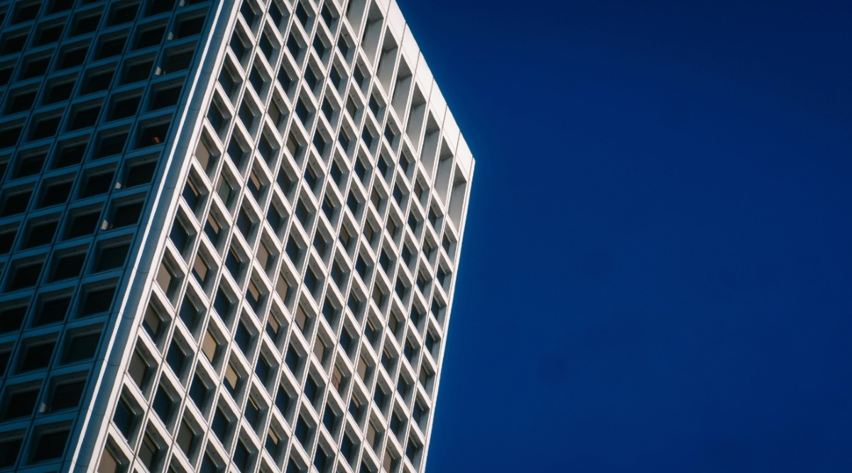 Ceny mieszkań poza zasięgiem? Nie dla wszystkich. 22-latkowie z branży AI wchodzą na rynek z gigantycznymi premiami za podpisanie umowy