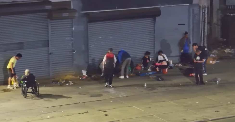 Kamerki live pokazujące życie i patologię z ulic USA