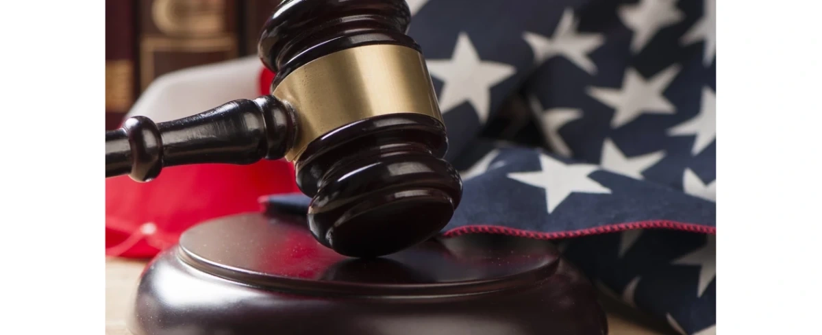 Sąd w USA: Trump ciął dotacje na czystą energię głównie w stanach Demokratów