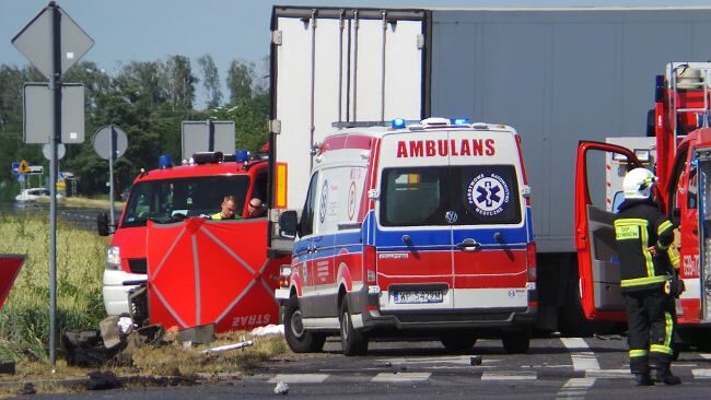 Czyje życie ocalić: młodszego dziecka, starszego, a może matki? Trudne wybory strażaków przy ratowaniu ofiar wypadków