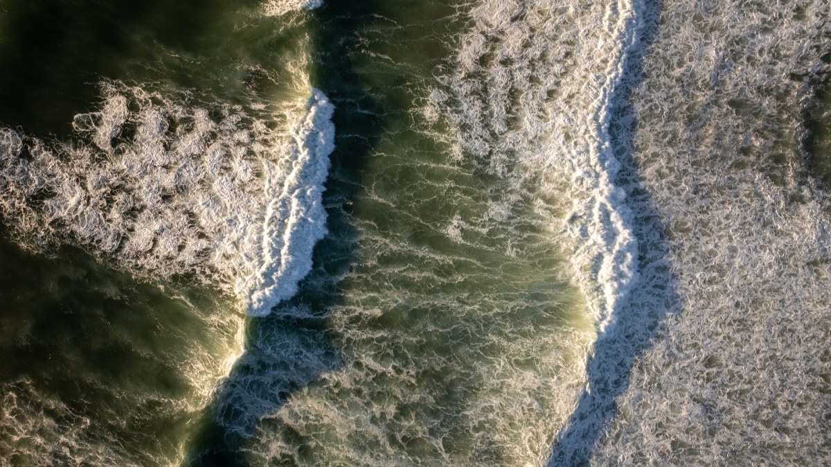 Satelity zarejestrowały gigantyczne fale