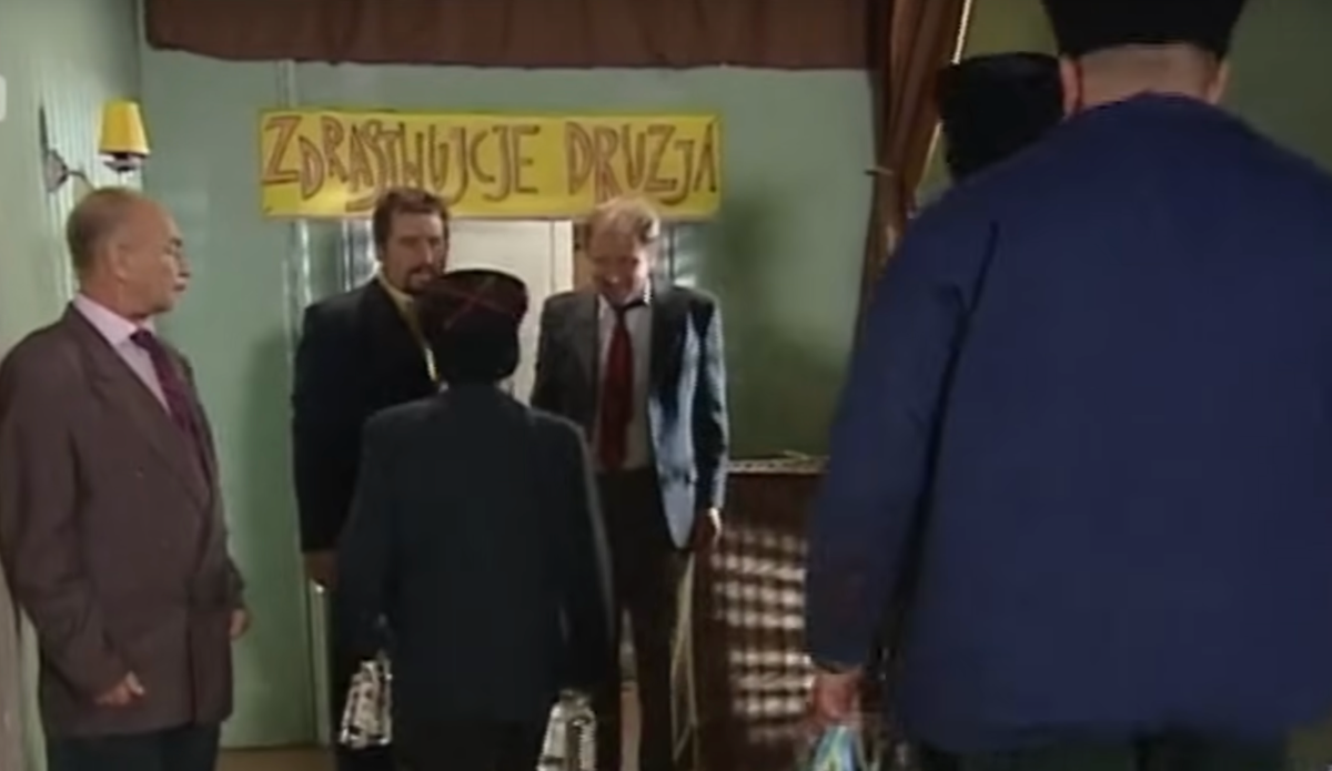 9c70ed94-5300-42e7-8c63-3f12bf5ca126