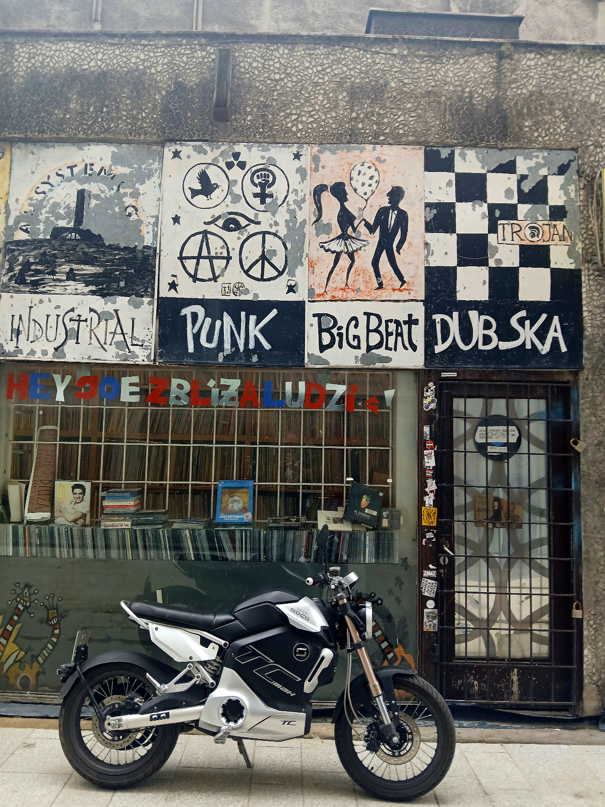 4842a9a0-795c-4168-bb76-65d47bc4eb1e