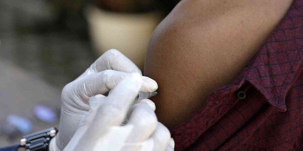 Wielka Brytania zagrożona "podwójną epidemią". "Należy obawiać się grypy"