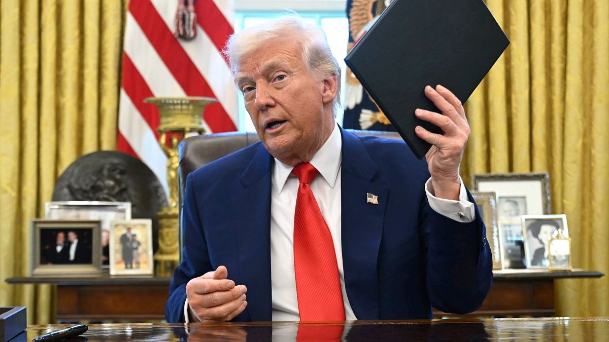 Donald Trump zezwala na 90-dniową przerwę w nałożonych cłach