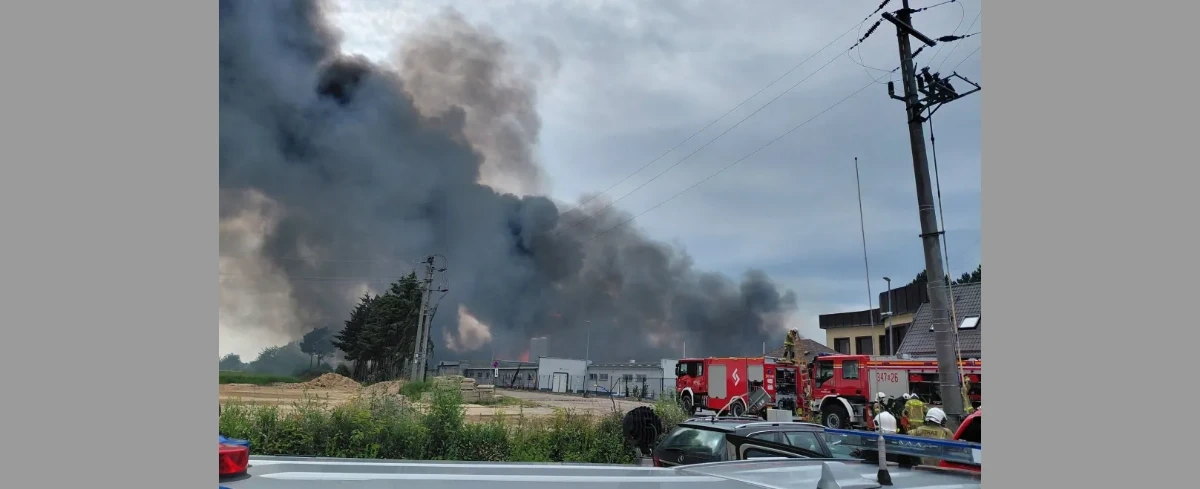 Pożar w fabryce aerozoli. „Ryzyko zdarzeń o charakterze wybuchowym”