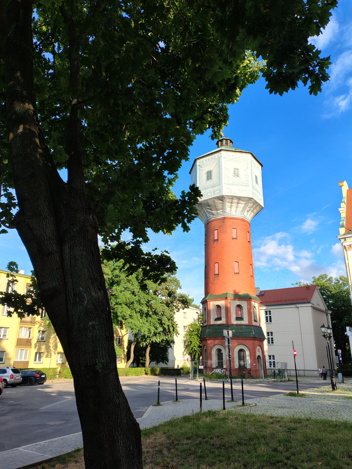 b177dc77-b4d7-48f9-847e-5e825d999248